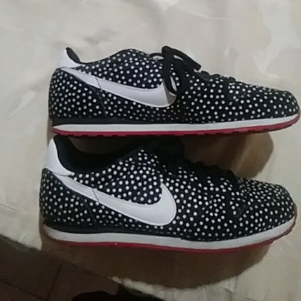 Women's Polka Dot Nike Genicco